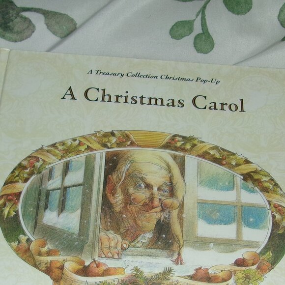 4 Vintage Christmas Popup Collection Books - Picture 6 of 6